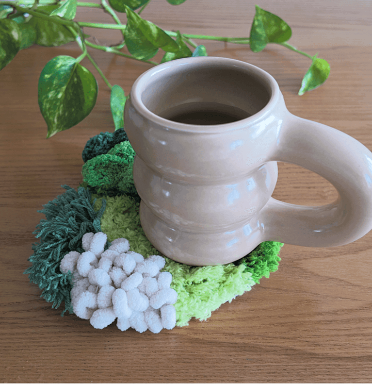 Make a moss coaster for your cup!